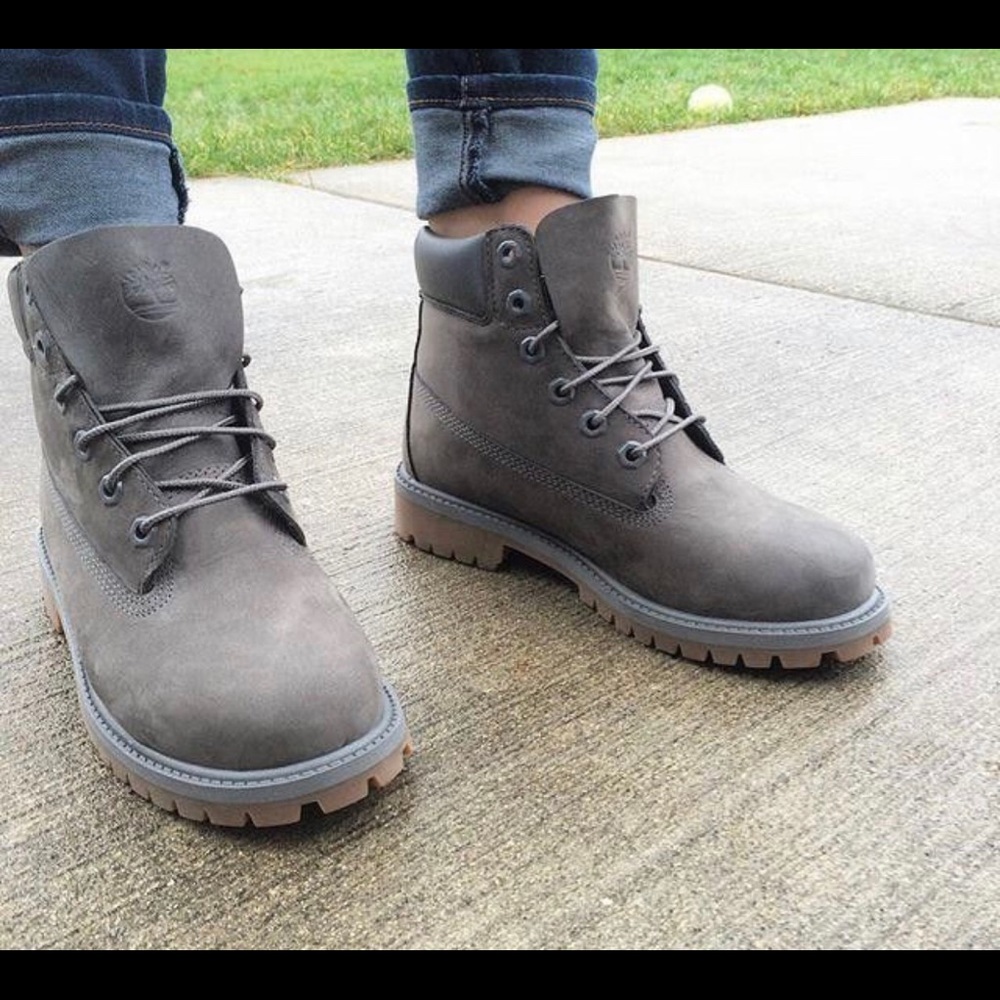 size 7 women’s timbs